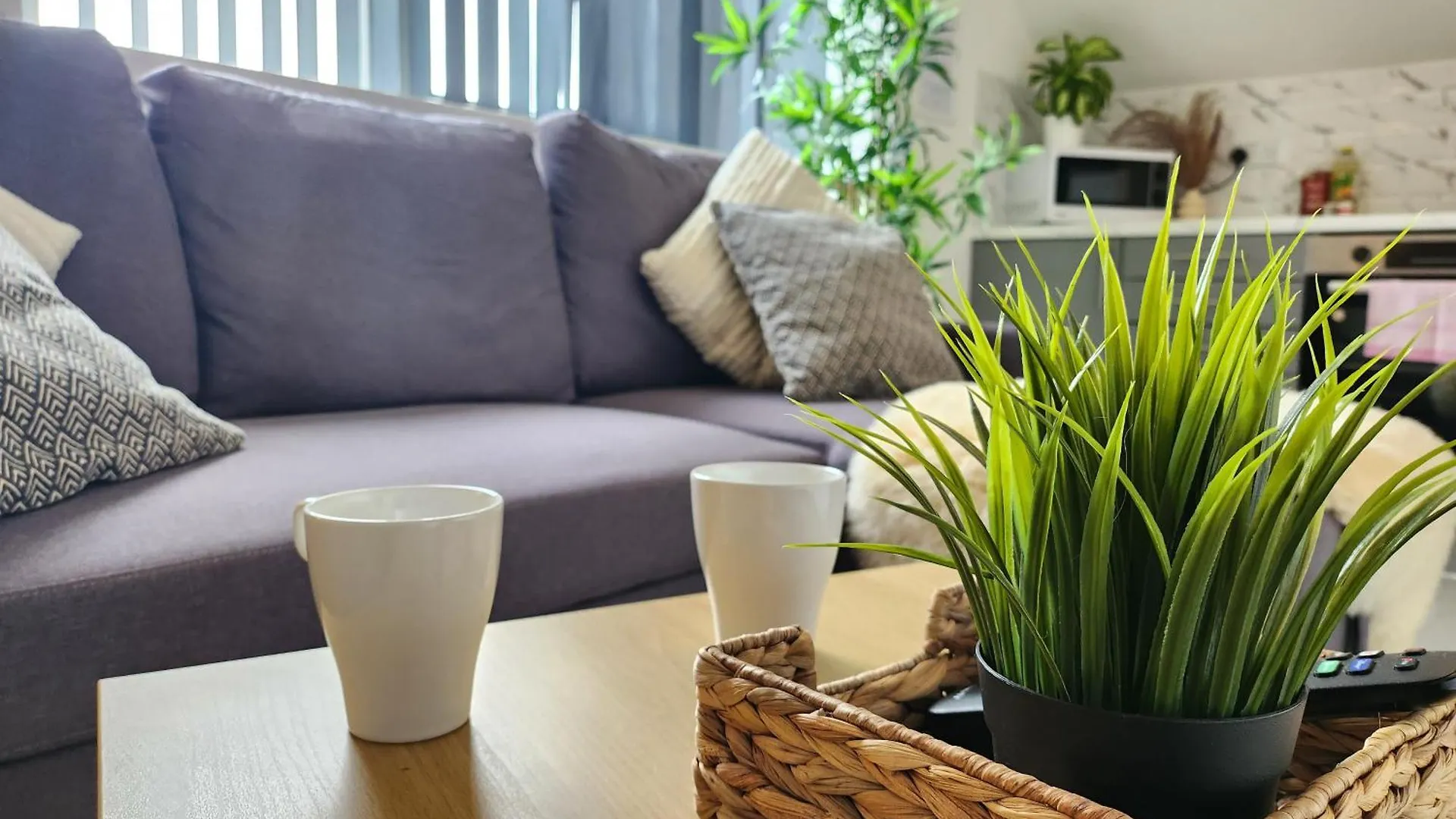 Supervalue Suite 4 - Fast Wifi, Hotel Linen, Keyless Entry, City Only 10 Mins - By Property Promise Cardiff Apartment