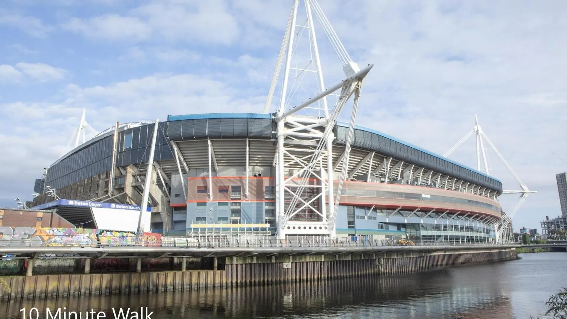 Supervalue Suite 4 - Fast Wifi, Hotel Linen, Keyless Entry, City Only 10 Mins - By Property Promise Cardiff Apartment