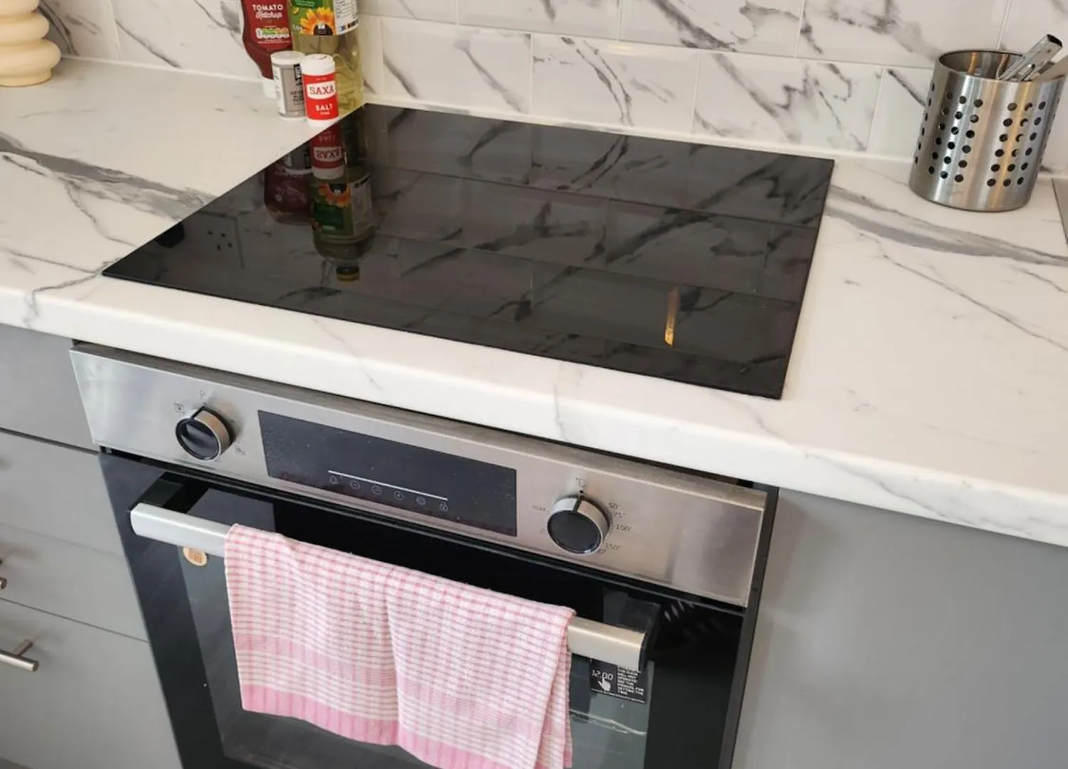 Supervalue Suite 4 - Fast Wifi, Hotel Linen, Keyless Entry, City Only 10 Mins - By Property Promise Cardiff Apartment