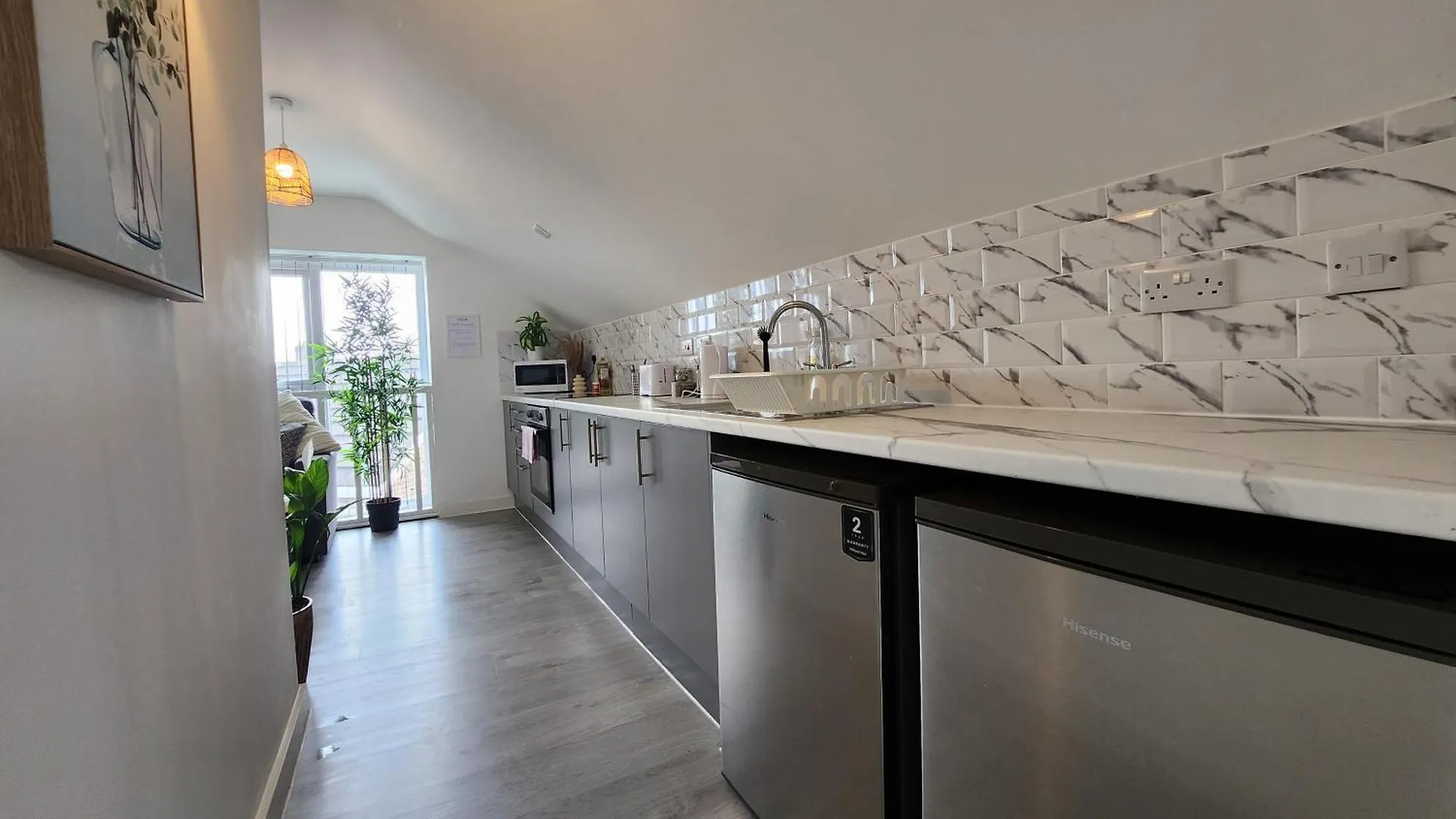 Apartment Supervalue Suite 4 - Fast Wifi, Hotel Linen, Keyless Entry, City Only 10 Mins - By Property Promise Cardiff